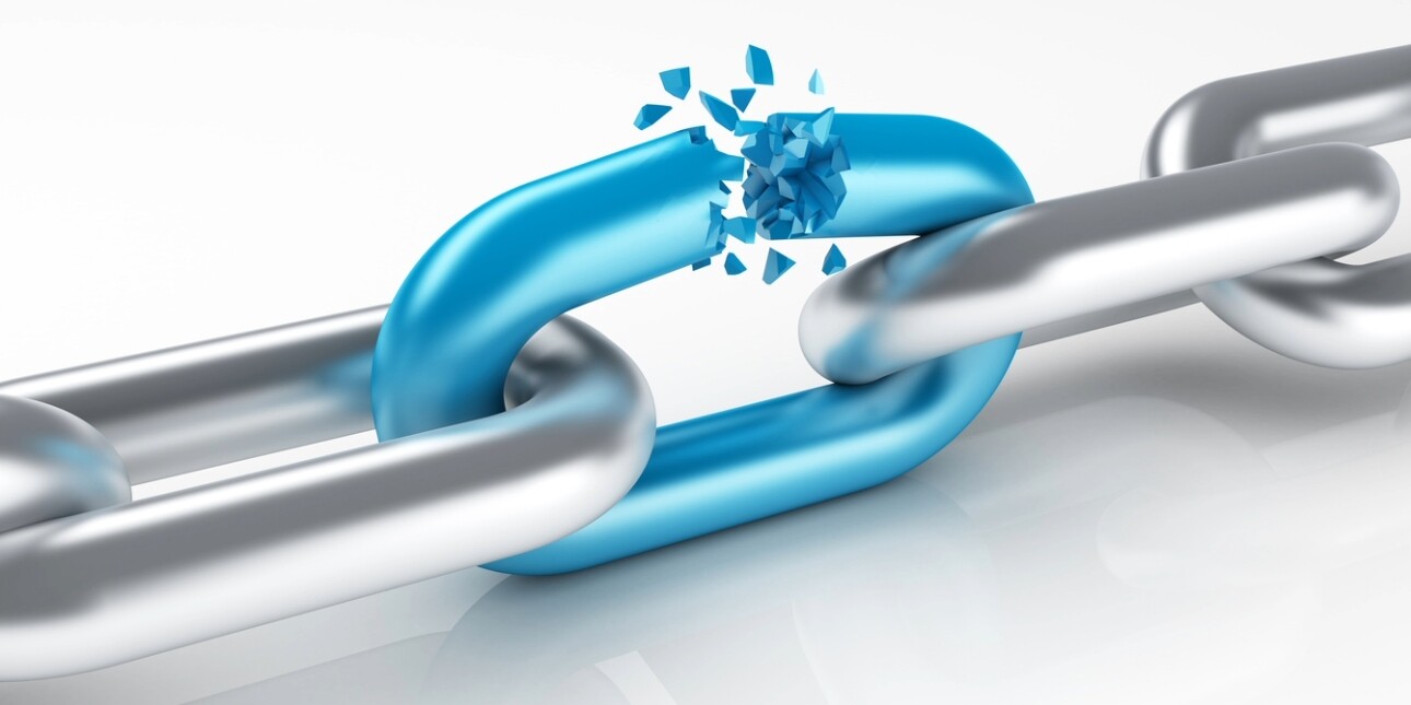 A computer generated image of a blue link breaking apart from the surrounding silver links of a chain