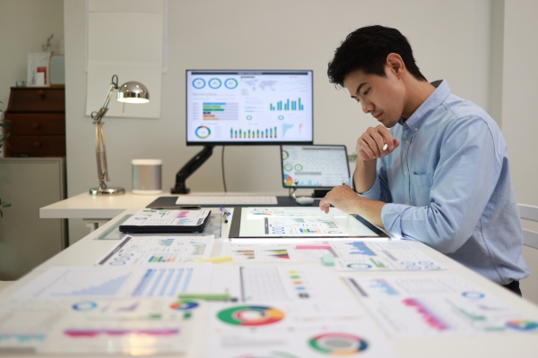 Image for article 'Is it time to retire the annual employee survey and really listen?'