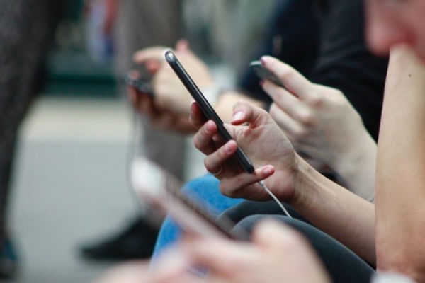 Image for article 'How can we limit our exposure to social media negativity?'