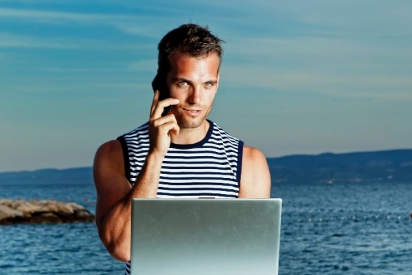 Image for article '1-in-4 consumers turn to influencers for news before journalists'